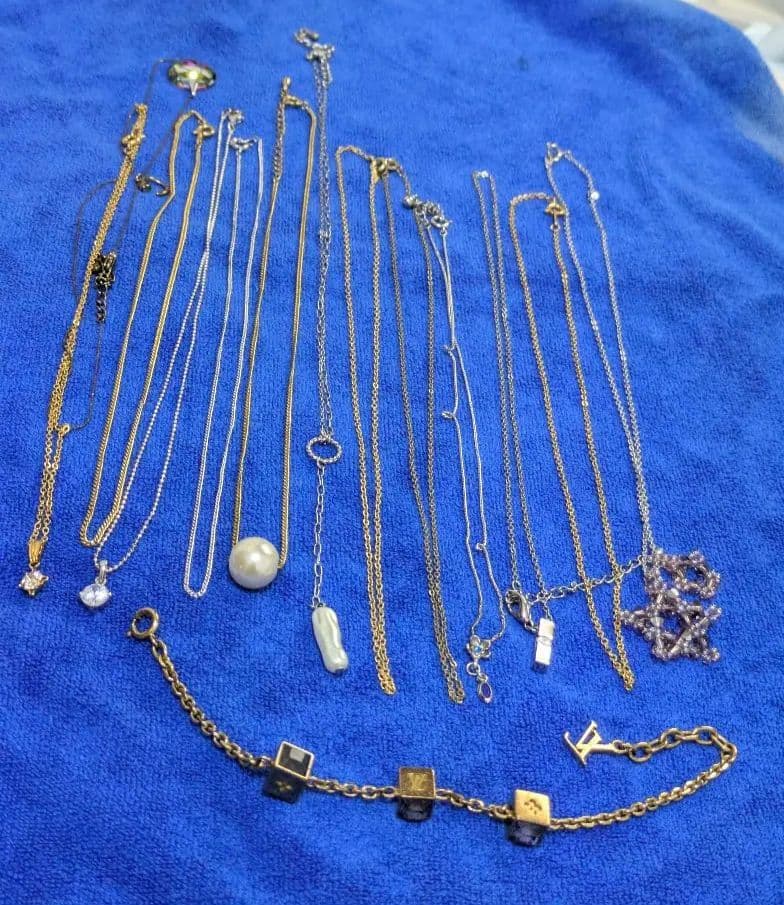 遺品整理 ルイビィトンブレスレットや、ネックレス13個セット