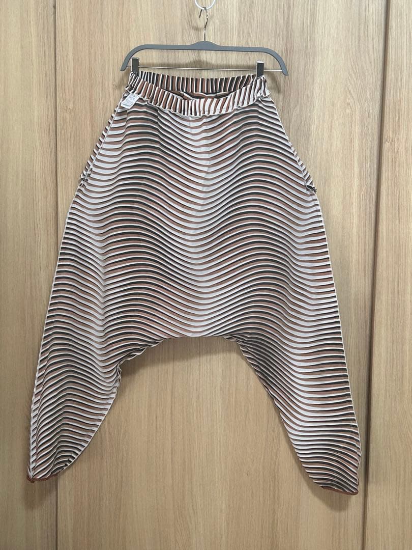 【希少】ISSEY MIYAKEイッセイミヤケ ウェービープリーツサルエルパンツ