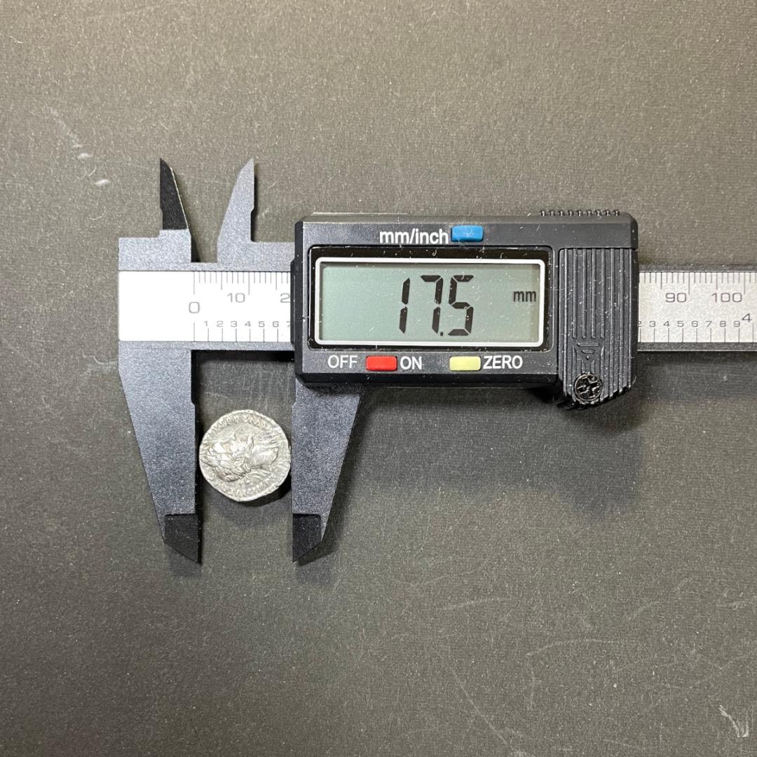 【古代ローマ 銀貨】155-156年 アントニヌス・ピウス 女神 サルス 座像