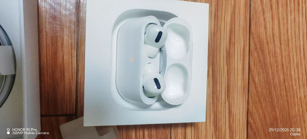 AirPods Pro 本体 充電ケース付き問題なく動作します。