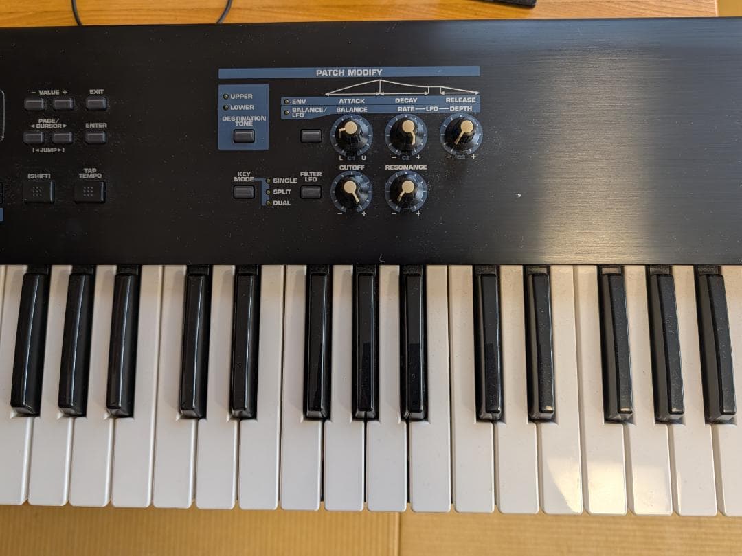 美品Roland ローランド JUNO-D デジタルシンセサイザー