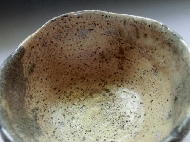 茶碗■時代物 古い白釉黒紋硬碗 桃山時代 灰釉 波口縁 出 古玩 茶道具 骨董■