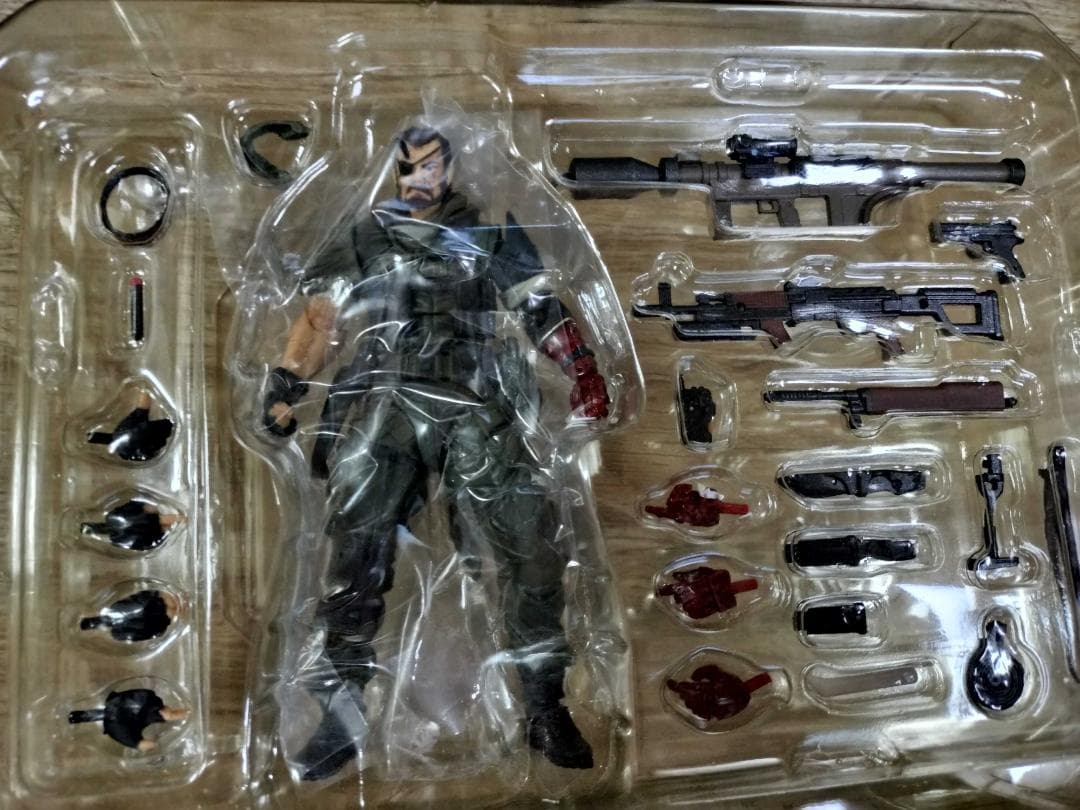 リボルミニrm-015 ヴェノム・スネーク オリーブドラブ野戦服Ver.