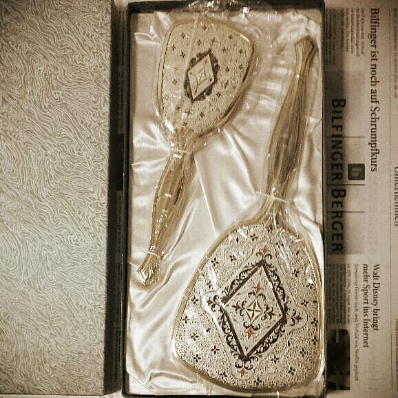 アンティークショップ購入／ゴージャスなミラー&ブラシ