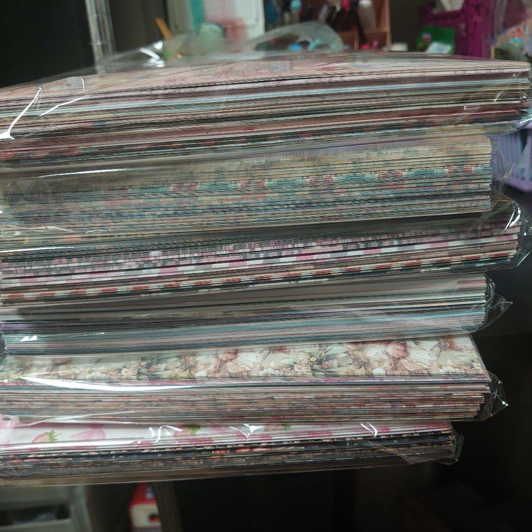 デザインペーパーA4サイズまとめ売り1200枚以上。