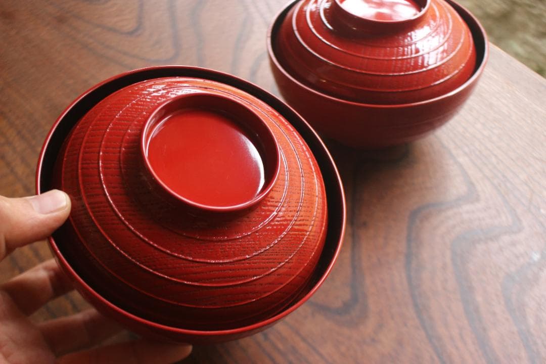 デッドストック！極上糸目朱漆に優美な松蒔絵の映える煮物椀2点（検輪島塗雑煮椀