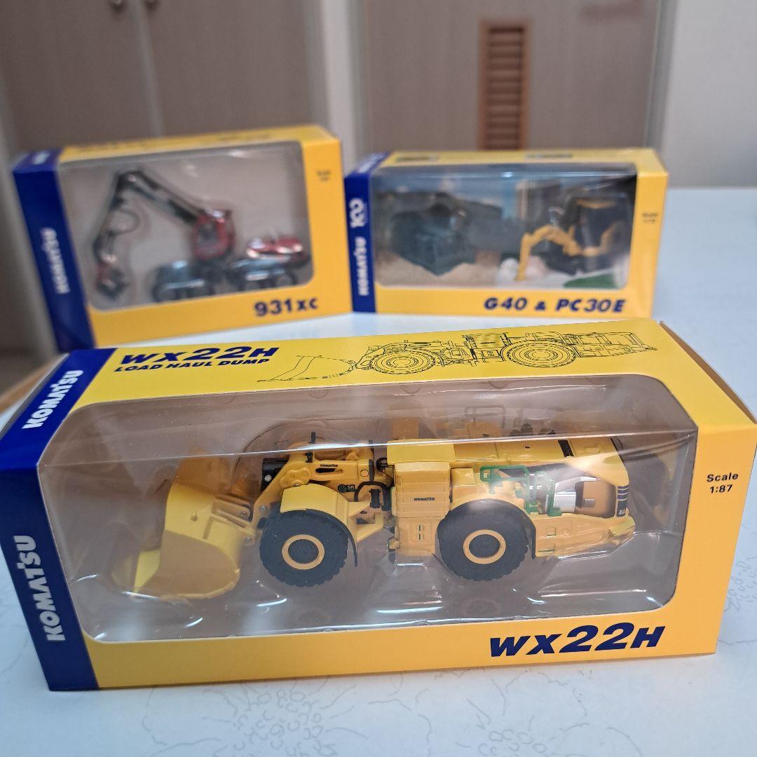 コマツミニカーセット wx22H、931xc 、G40、PC30E 各1台ずつ。