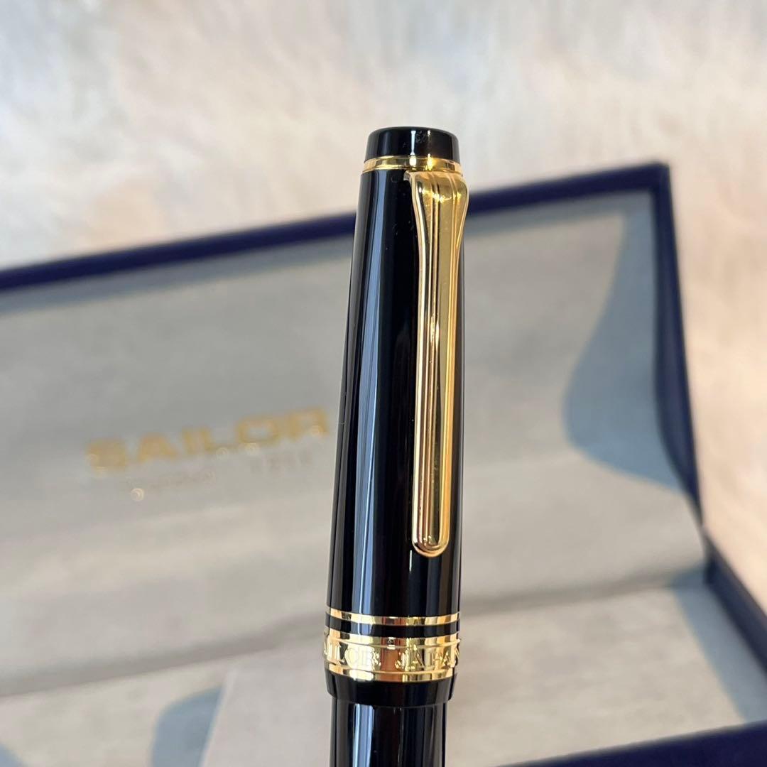 未使用✨Sailor 万年筆 黒色 金ペン先　14K 585