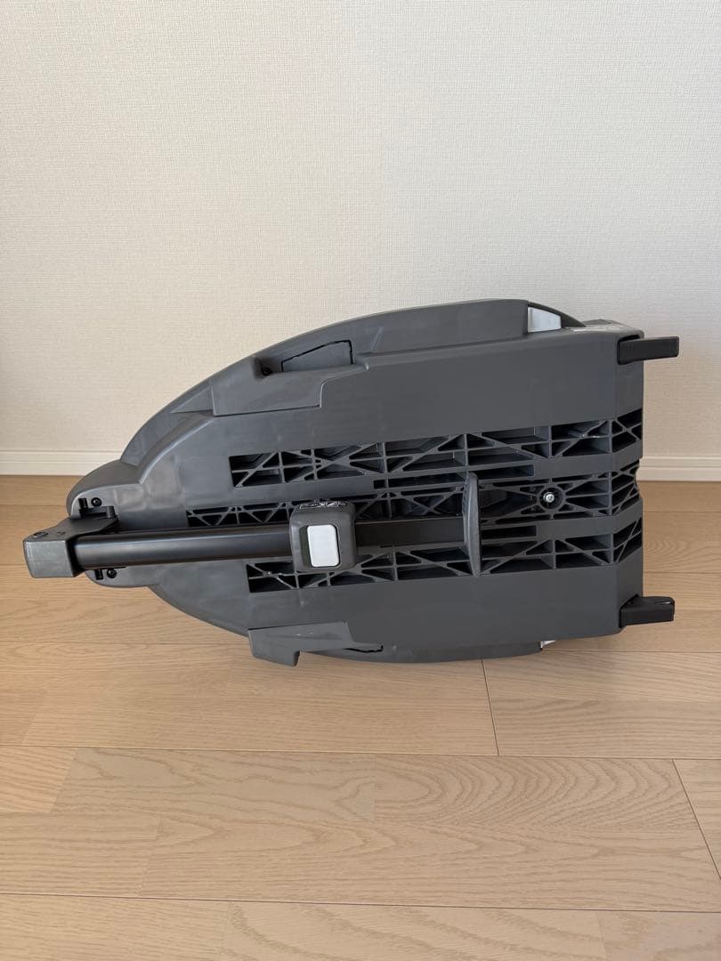 Combi チャイルドシート THE S Air ISO EG ZB-690