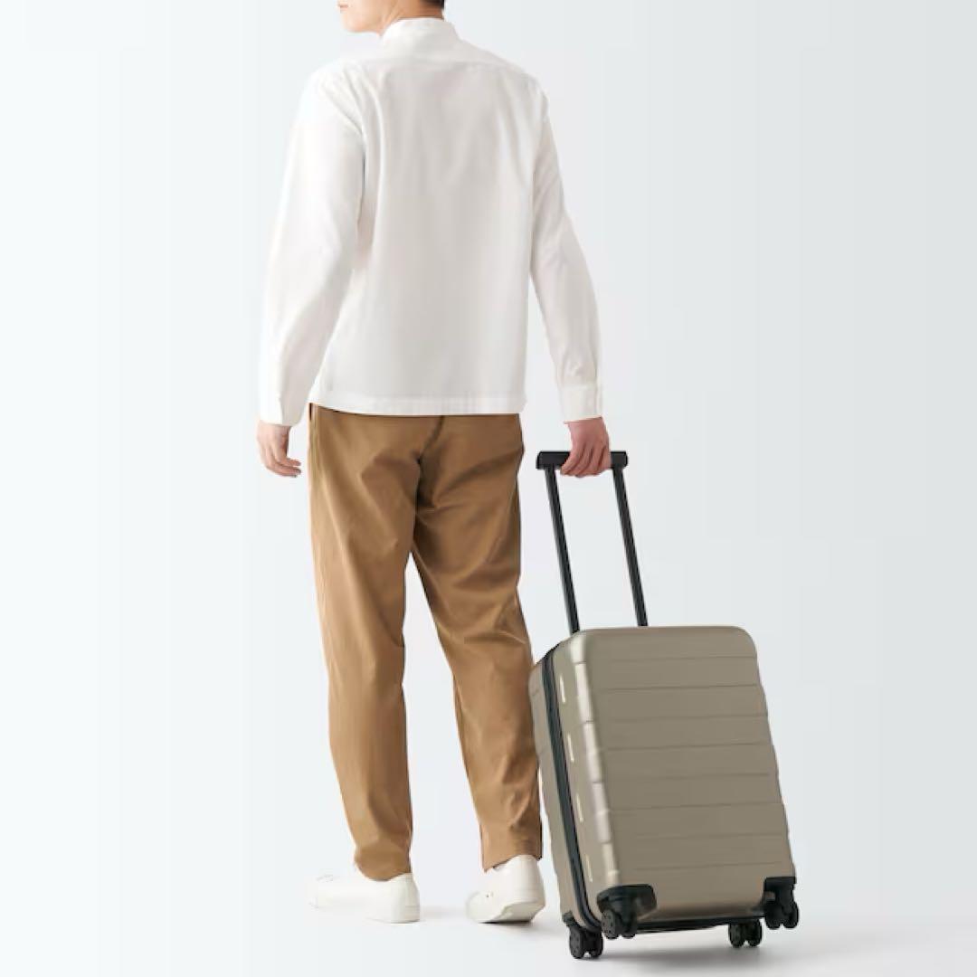 バーを自由に調節できる　ハードキャリーケース（３６Ｌ）ベージュ　無印良品