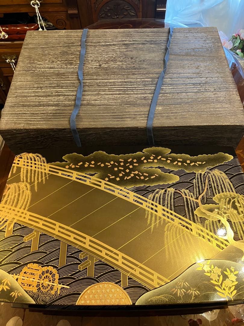 最高級　金箔装飾の漆台　台座　本漆