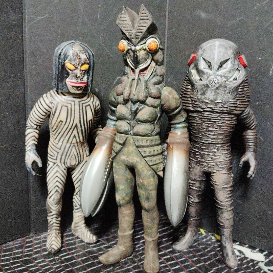 しんウルトラ怪獣旧型絶版ソフビカネゴン.ガラモン.タッコング.初代宇宙人