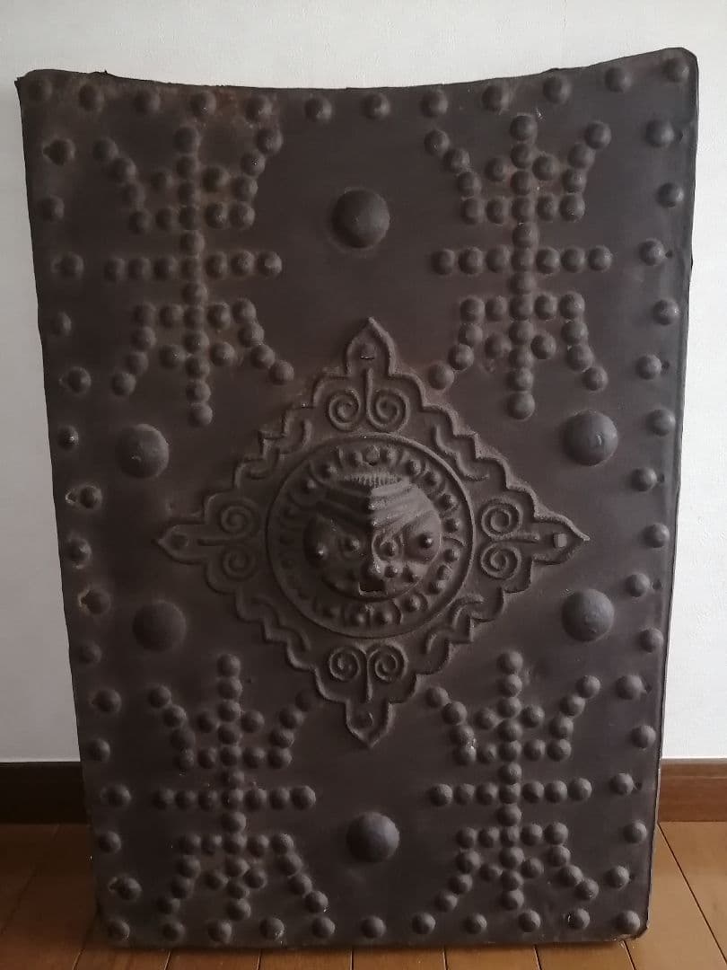 骨董品 中国骨董 武具 古鉄 置き盾 盾 10.6kg