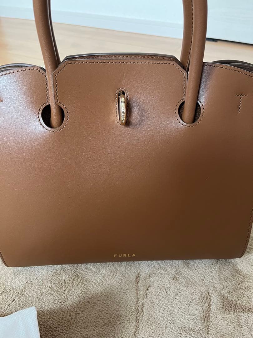 yuuです　FURLA ジェネシ