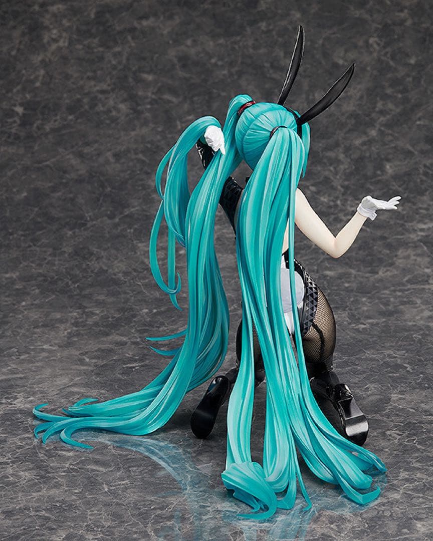 初音ミク バニーVer. / Art by 三目YYB