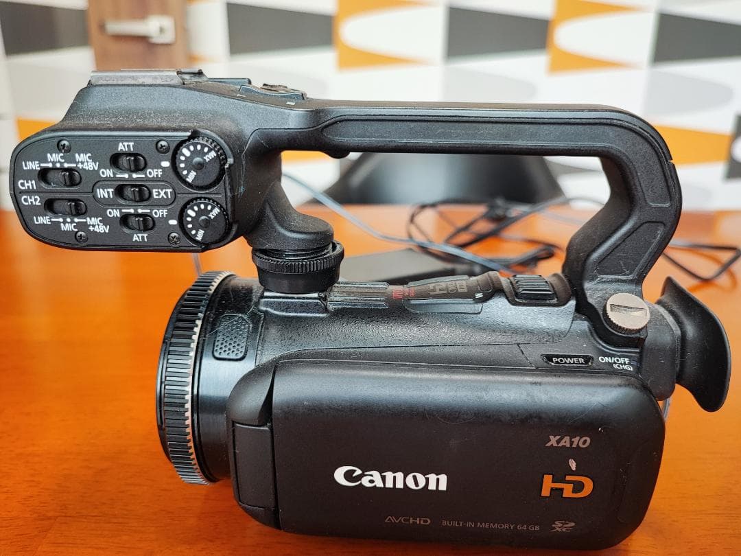 Canon XA10 業務用ビデオカメラ（XLRハンドルユニット付き）