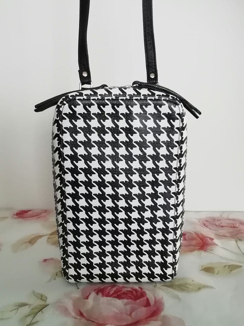 タマミワタナベ☆牛革スマホショルダーバッグ日本製☆ADMJレザージュエルズZAO