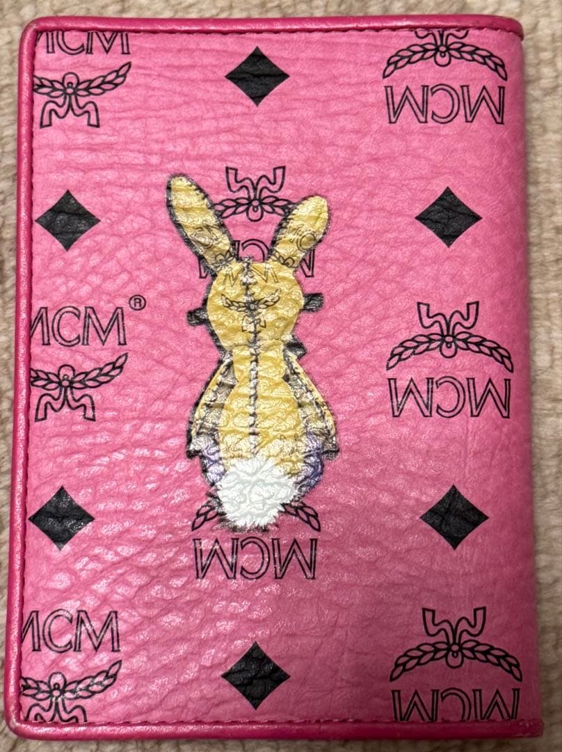 MCM ウサギ パスポートケース