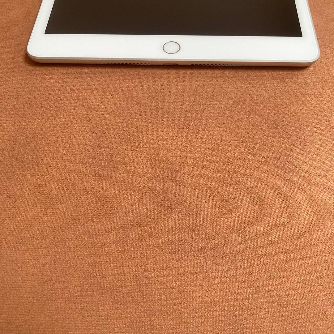 8【早い者勝ち】電池新品☆iPad7 第7世代 32GB WIFIモデル☆