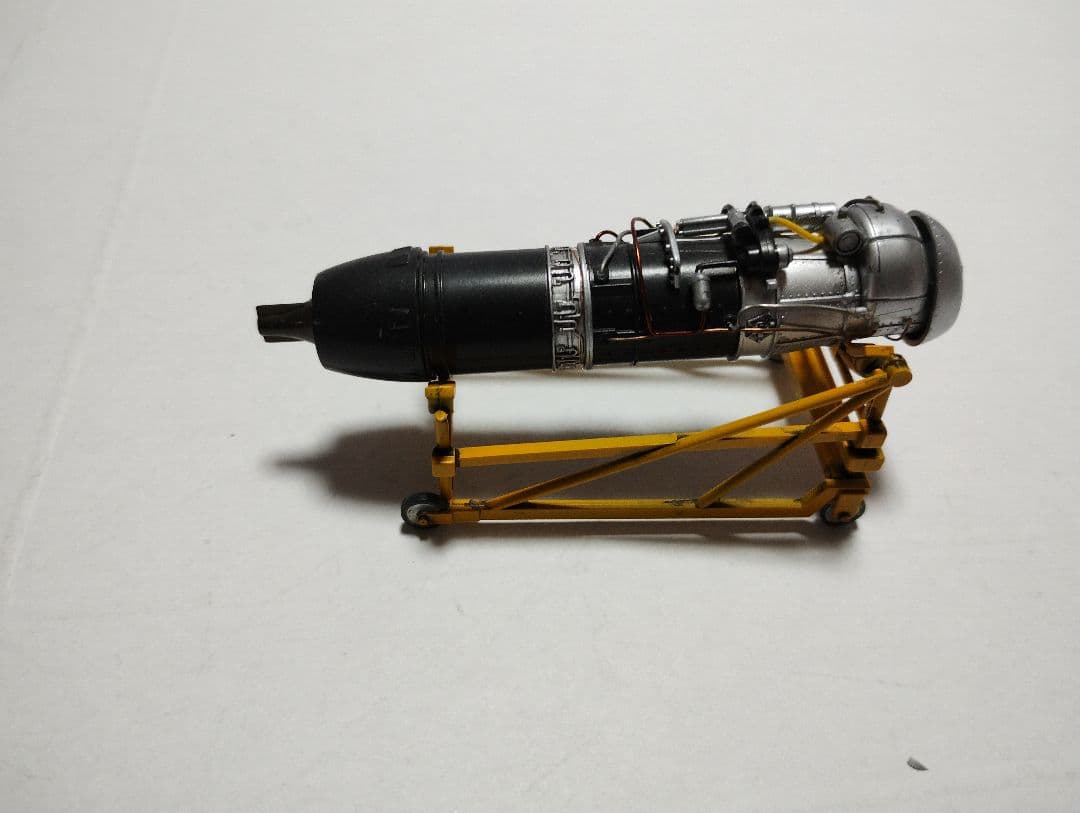 プラモデル完成機　1/48　ハインケルHe162a-2サラマンダー