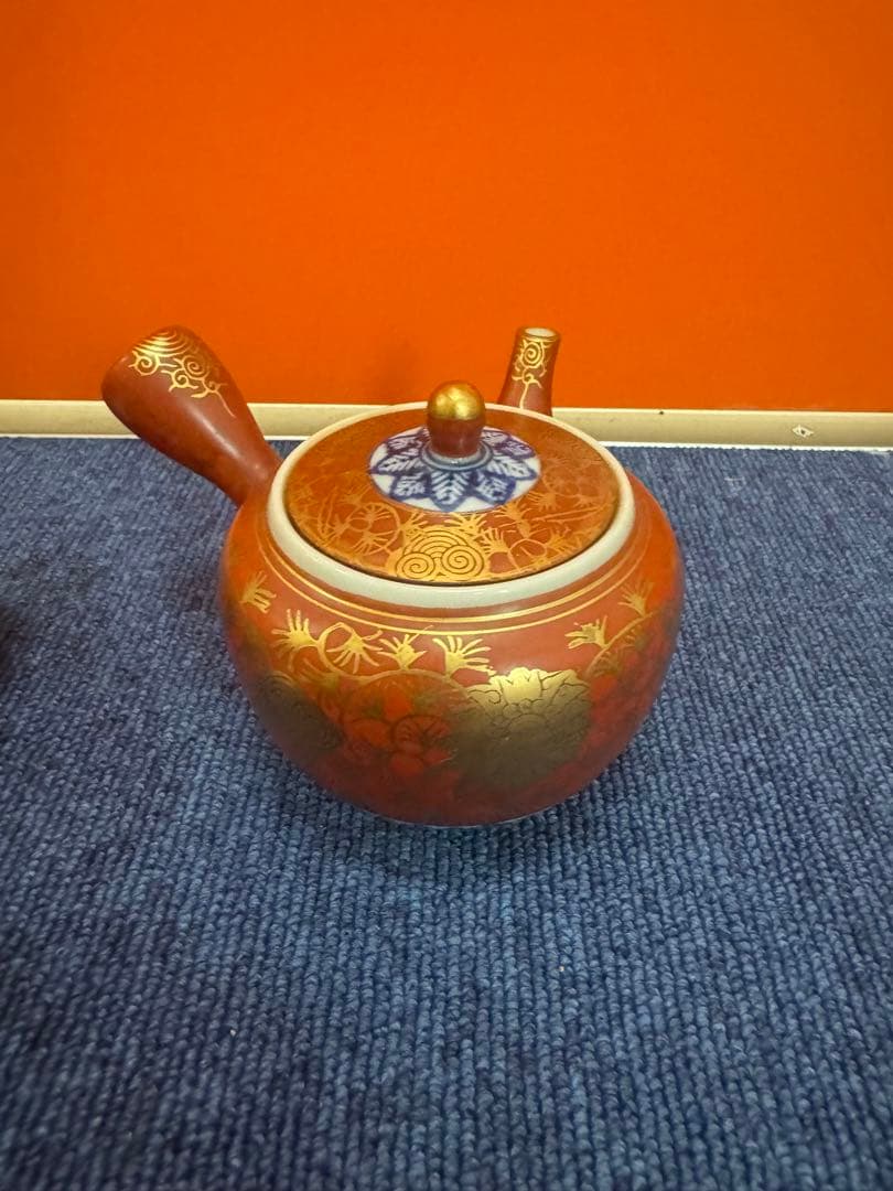 1725 九谷焼　赤絵　赤地金花　茶器セット　急須1客　湯冷し1客　湯呑4客