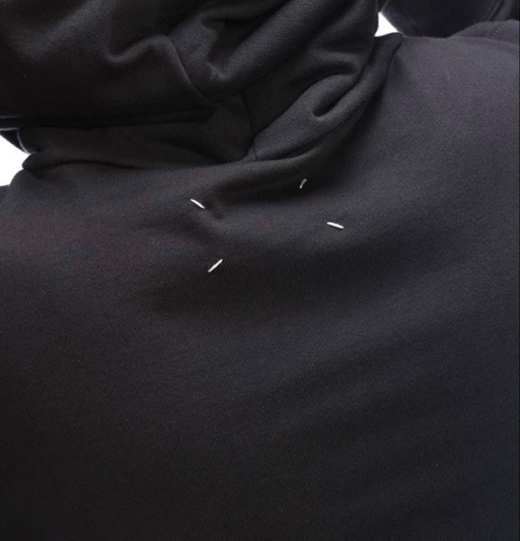 メゾンマルジェラ　ブラック　反転ロゴ刺繍 パーカー スウェット