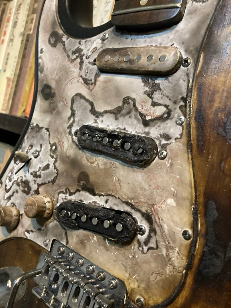 ギター jimi hendrix stratocaster righty relic