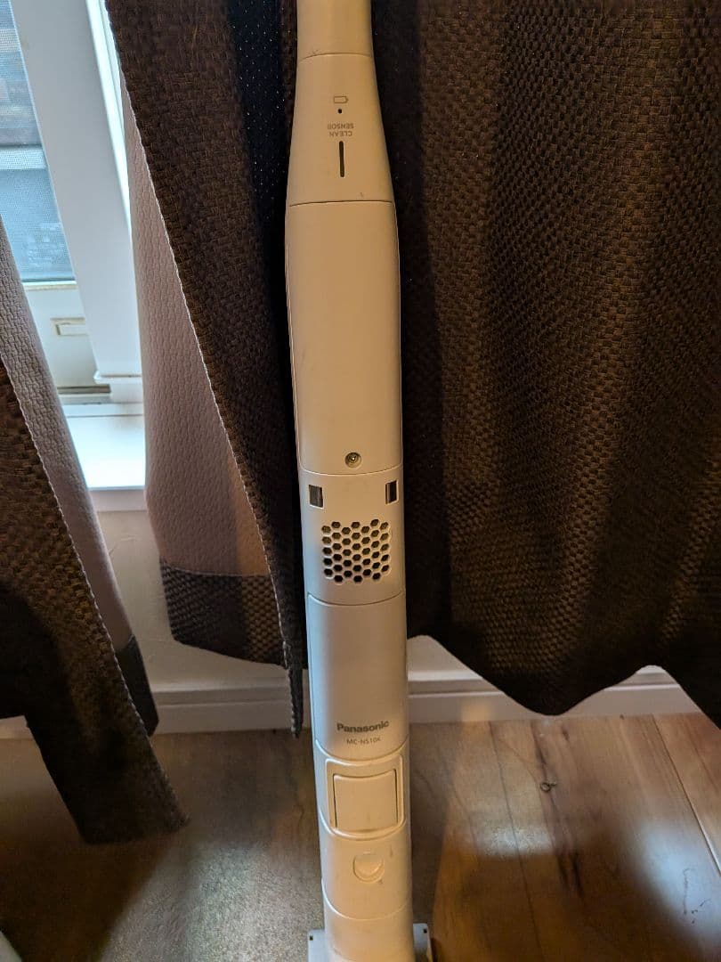 Panasonic MC-NS10K コードレス掃除機 2022年製