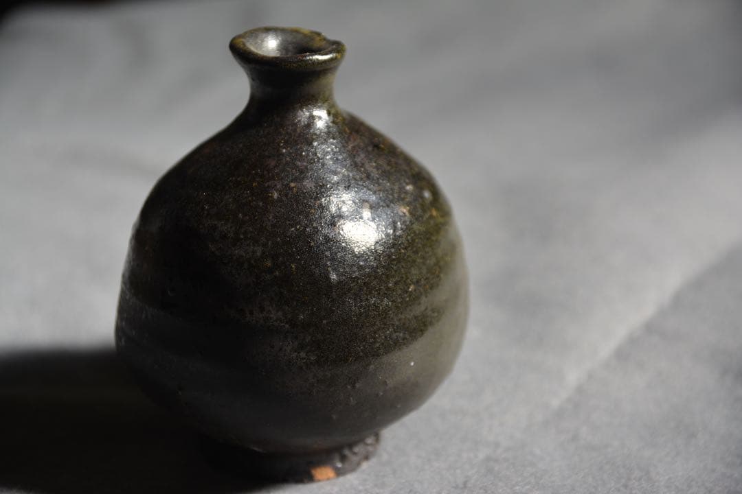 余宮隆 黒徳利