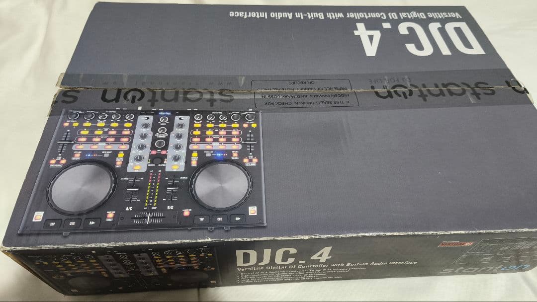 Stanton DJC.4　PCDJコントローラー