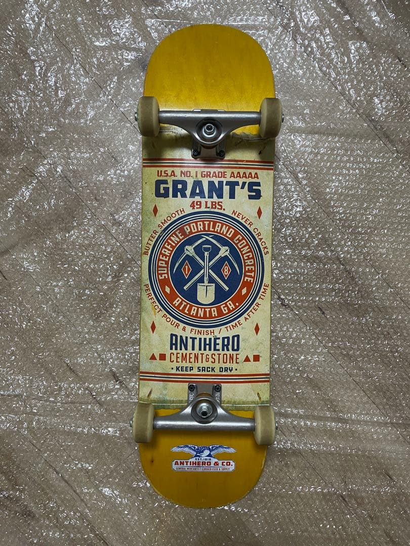 ANTIHERO GRANT'S スケートボード
