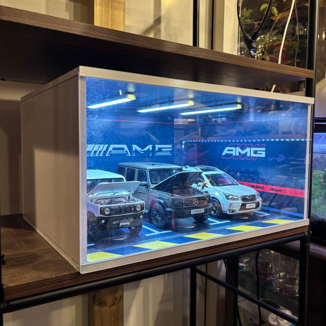 1:18 ミニカー展示ケース 3台駐車 ディスプレイケース　LEDライト