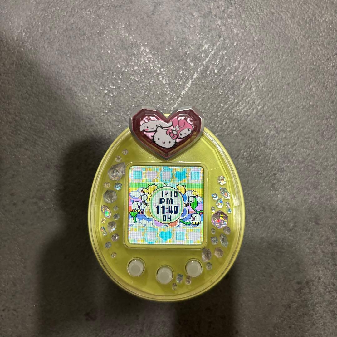 たまごっち　ピース　イエロー　サンリオ
