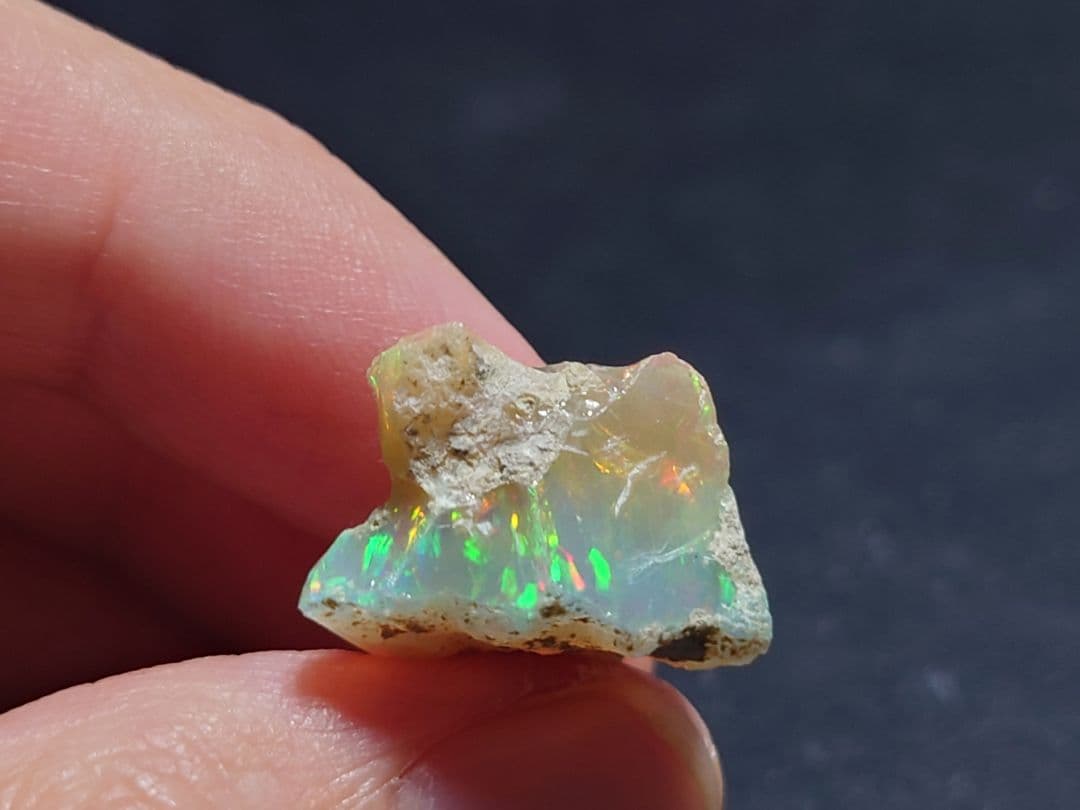 エチオピアウェロ産　オパール　ジュエリーグレード　原石　鉱物標本