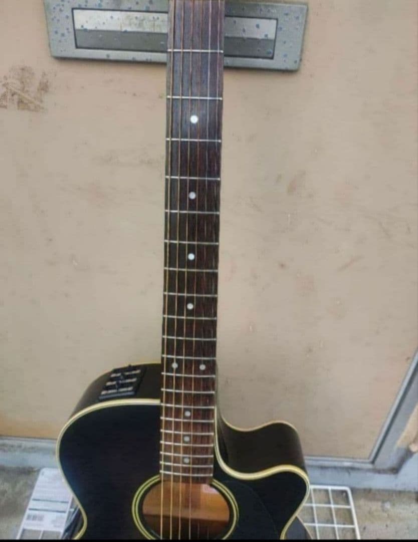美品 Takamine 100シリーズ BK 型番不明 プリアンプ付きエレアコ