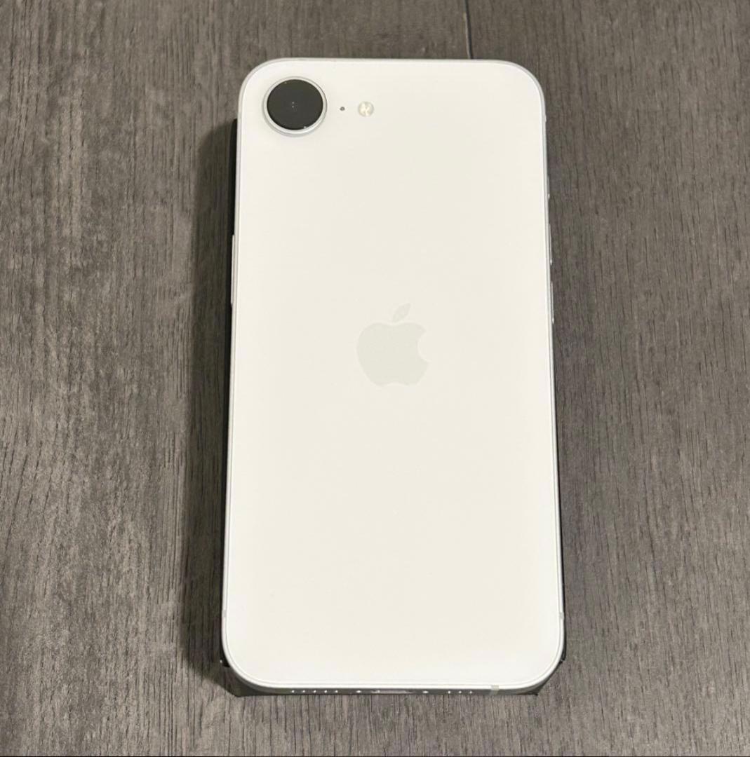 バッテリー100％【ほぼ未使用】iPhone 16e｜128GB｜SIMフリー