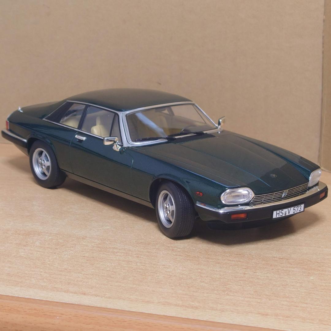 1/18 ジャガーXJ-S 5.3H.E. クーペ 1982 グリーンメタリック