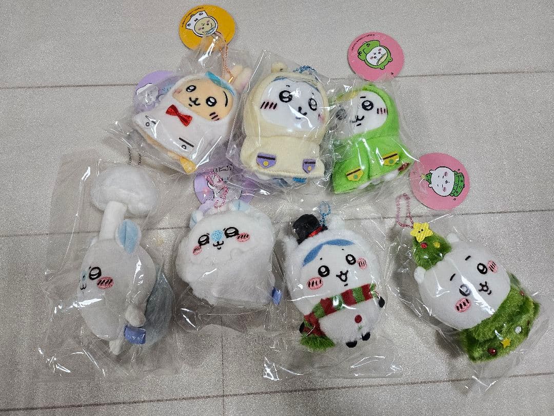 ちいかわ64点。マスコット·ぬいぐるみ·ポシェット·バッチまとめ売り➀