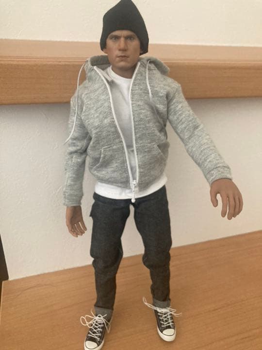 プリズンブレイク　マイケル•スコフィールド風　ホットトイズ　素体