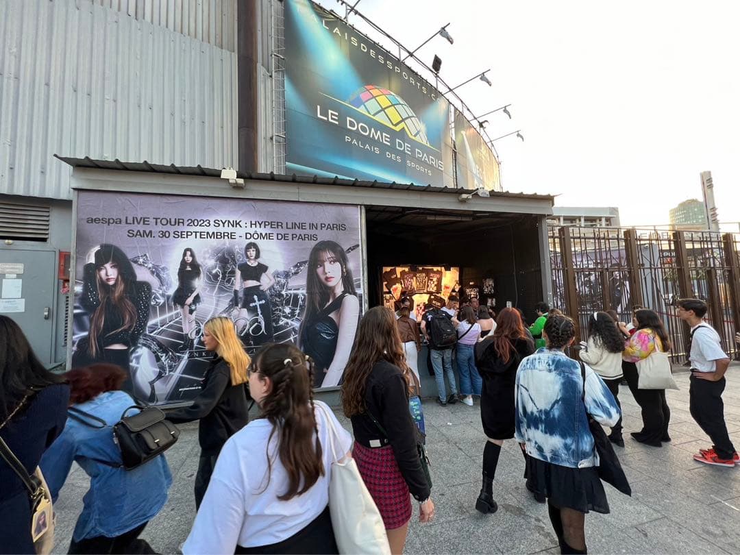 【フランス限定】aespaパリ公演限定 新品未使用ライブTシャツ(Lサイズ)