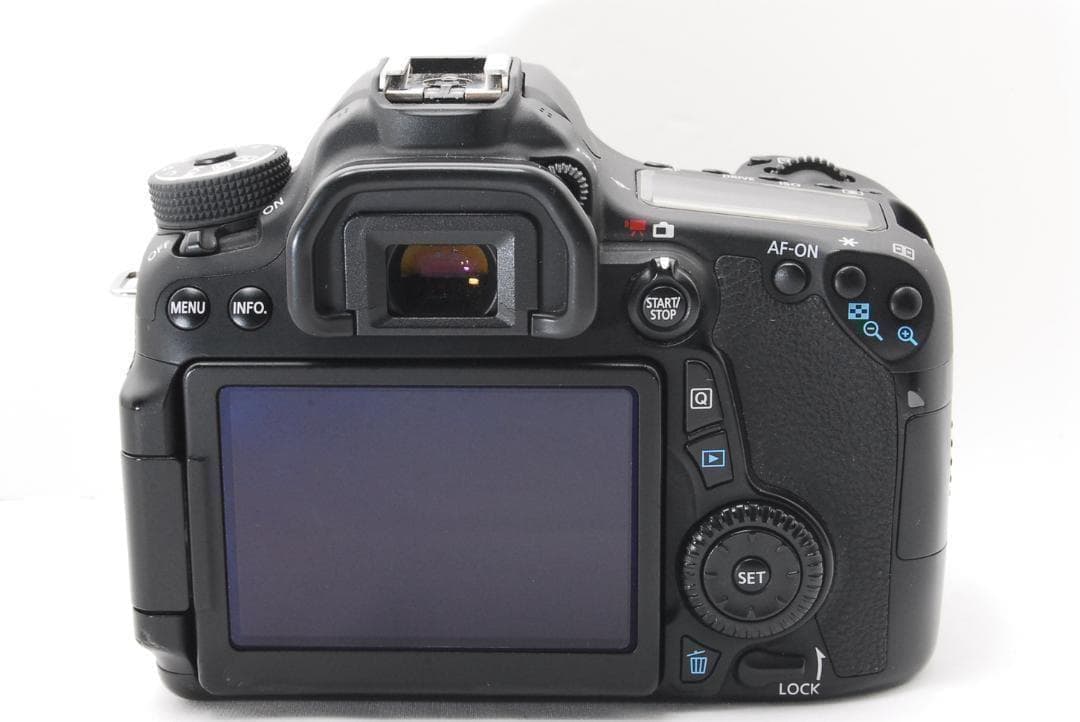 Canon EOS 70D スマホ転送機能搭載！ 近～中望遠レンズ付き♪