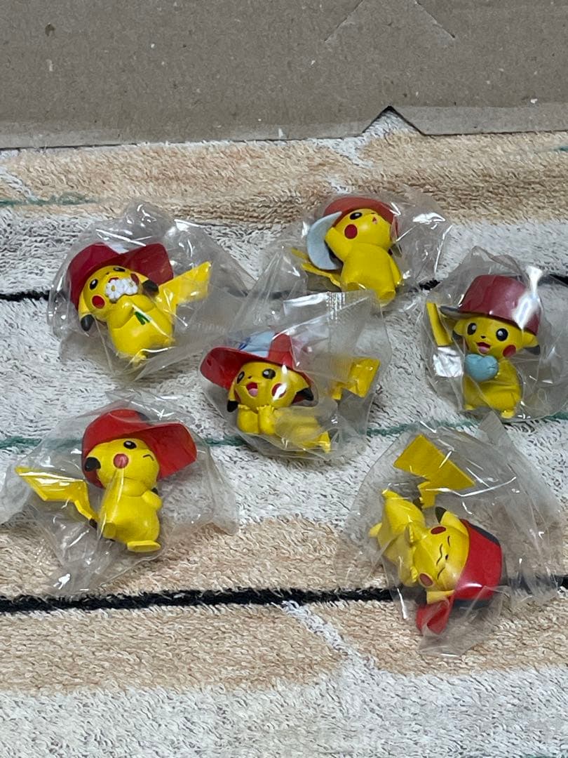 ポケモンセンター ピカチュウ クリアファイル&フィギュア セット