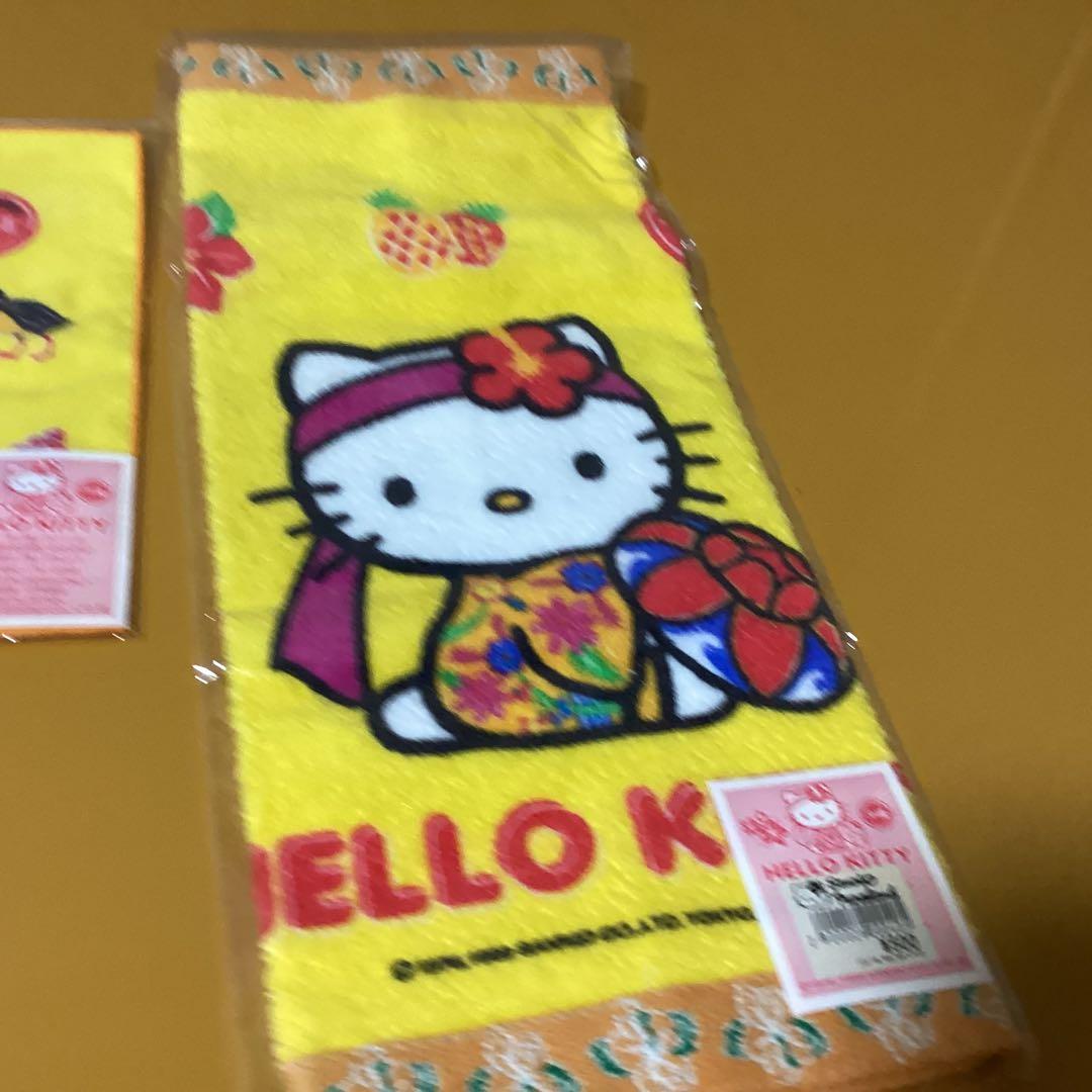 2208 ハローキティ×沖縄県　シーサーストラップ &タオル