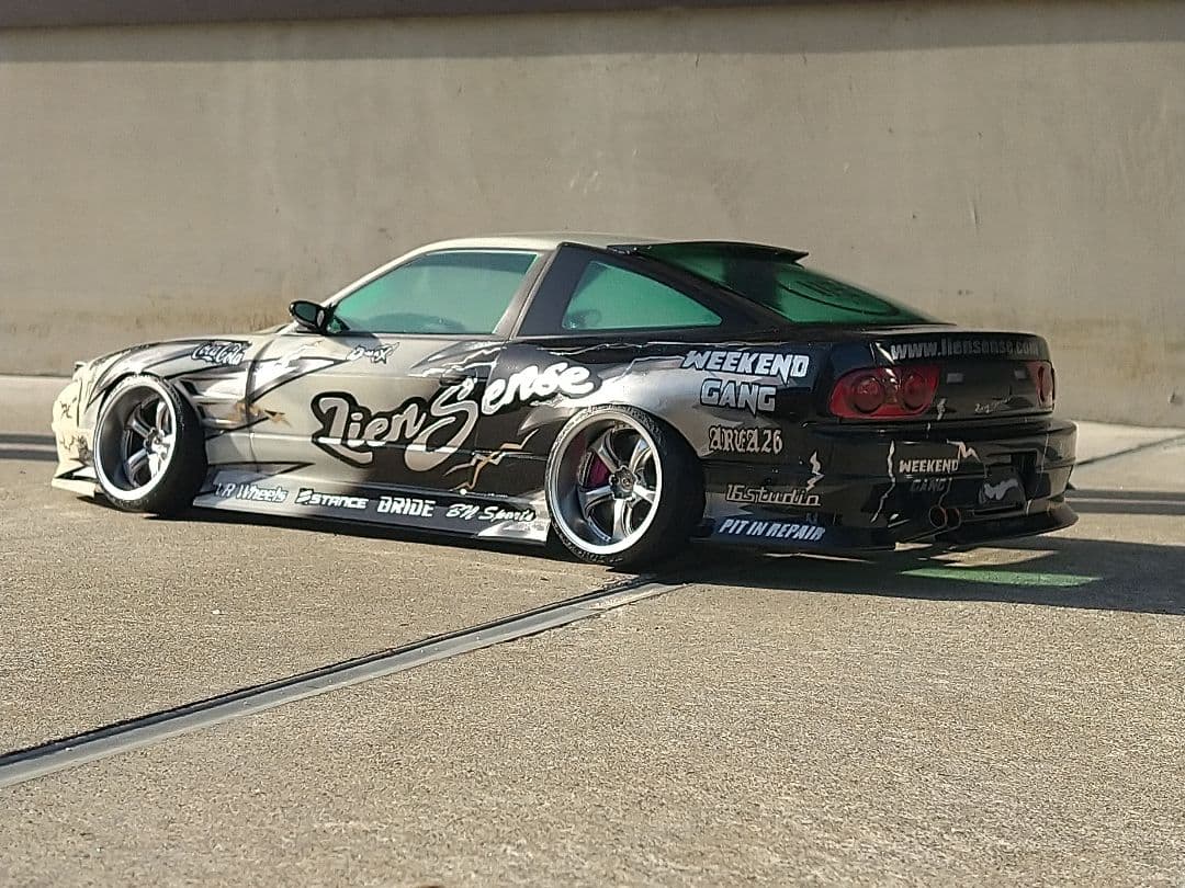 アディクション　D-MAX180SX　製作済ラジコンボディ