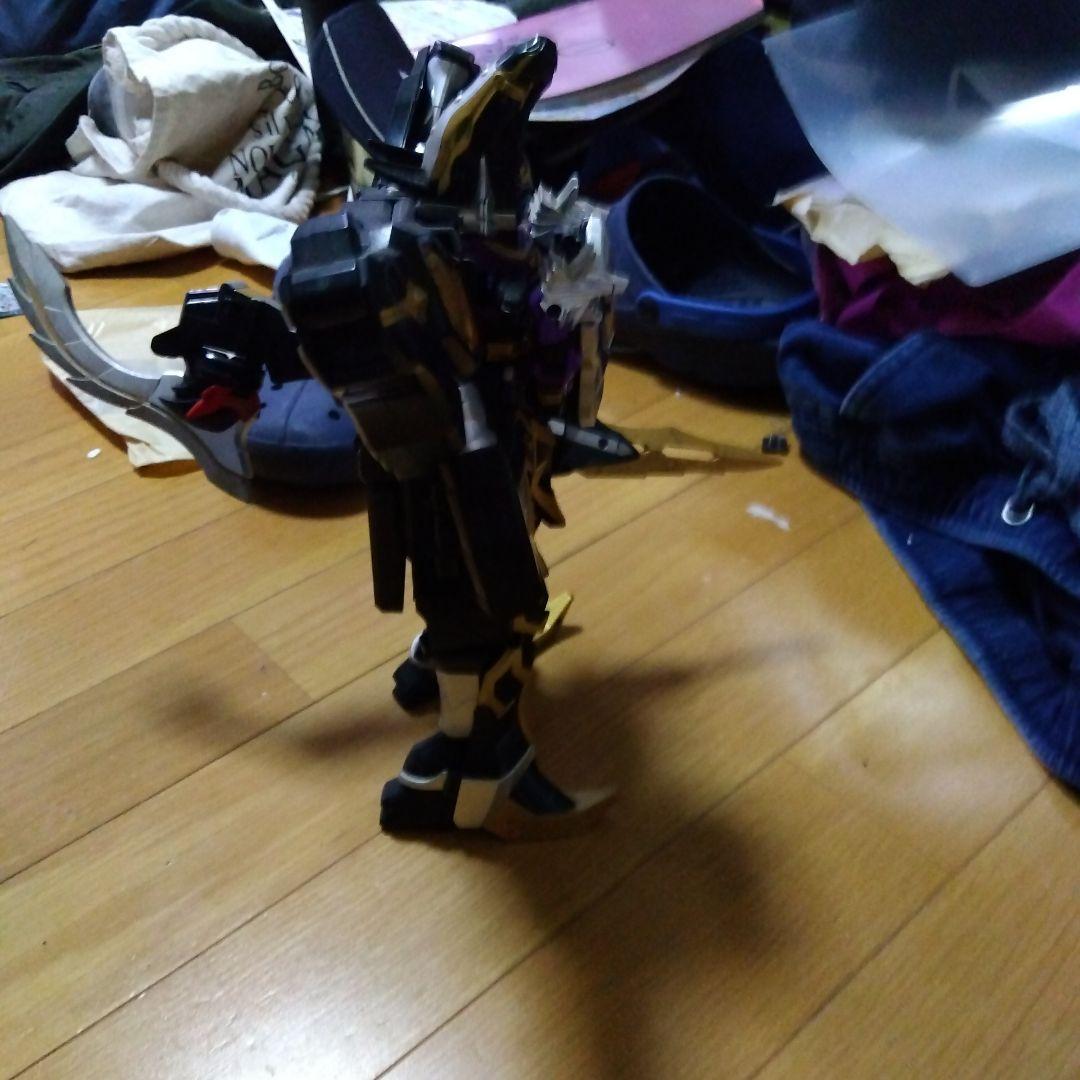 戦隊ヒーロー 翼付きフィギュア