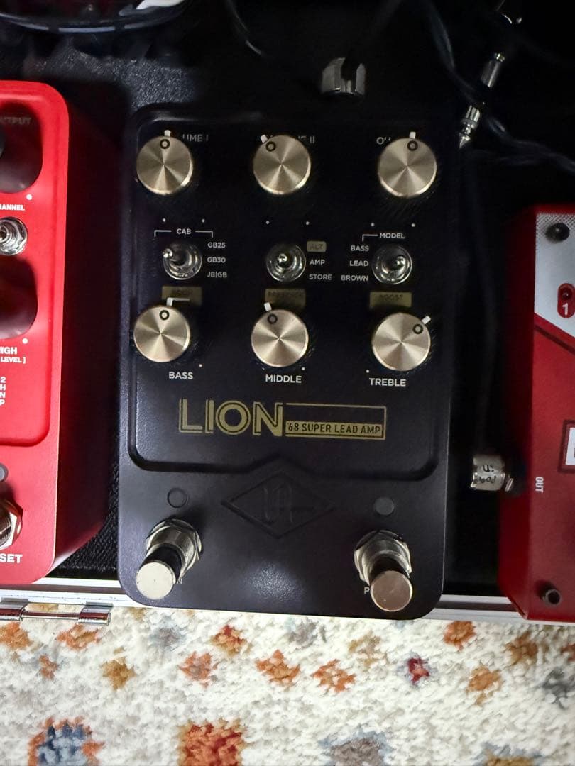 ギター UAFX LION
