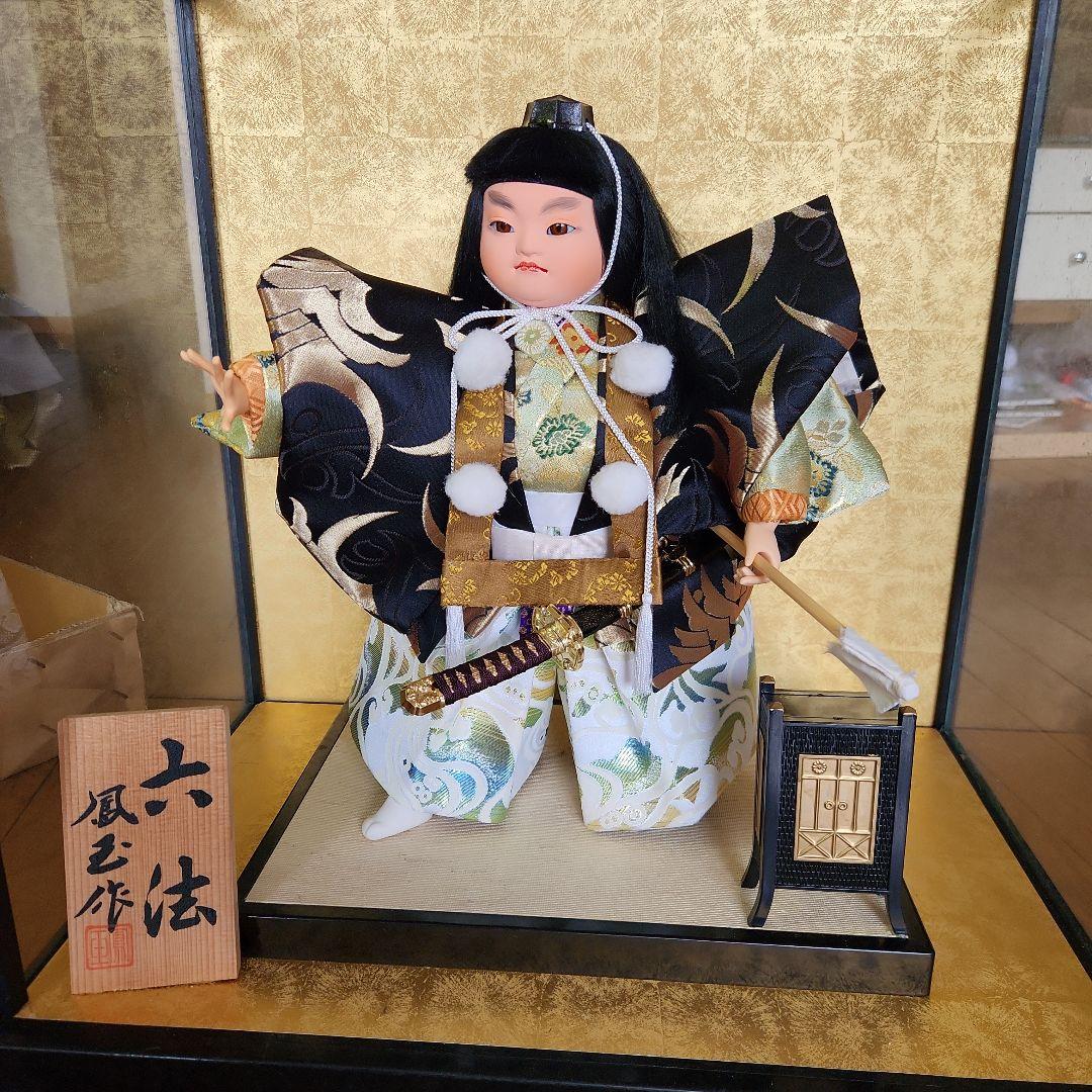 日本人形 豪華な衣装