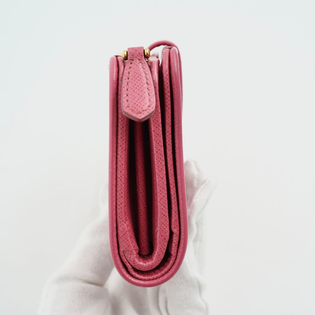 【未使用に近い】PRADA L字　サフィアーノ　三角プレート　トライアングル