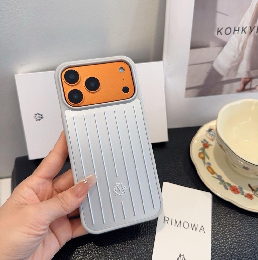 RIMOWA リブデザイン iPhone 17 proケース シルバー系