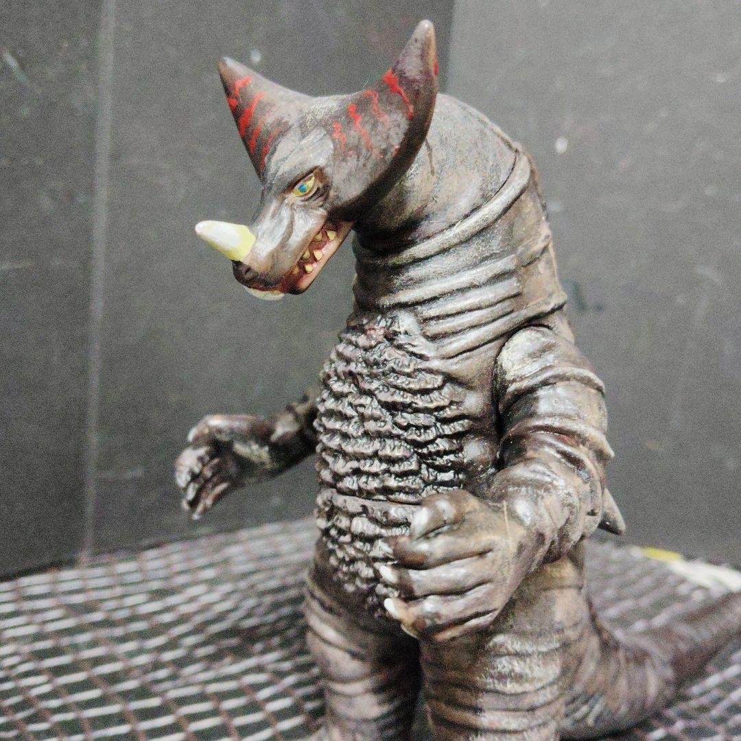 最終価格ウルトラ怪獣現行シリーズ初代マン怪獣ザラガス.アントラー.ゴモラ